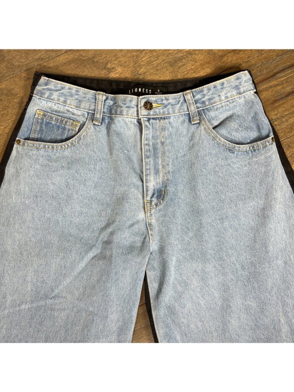 LIONESS Two Tone Horseshoe Barrel Leg Jeans Blue & Black Sz S NWOT - Picture 3 of 9